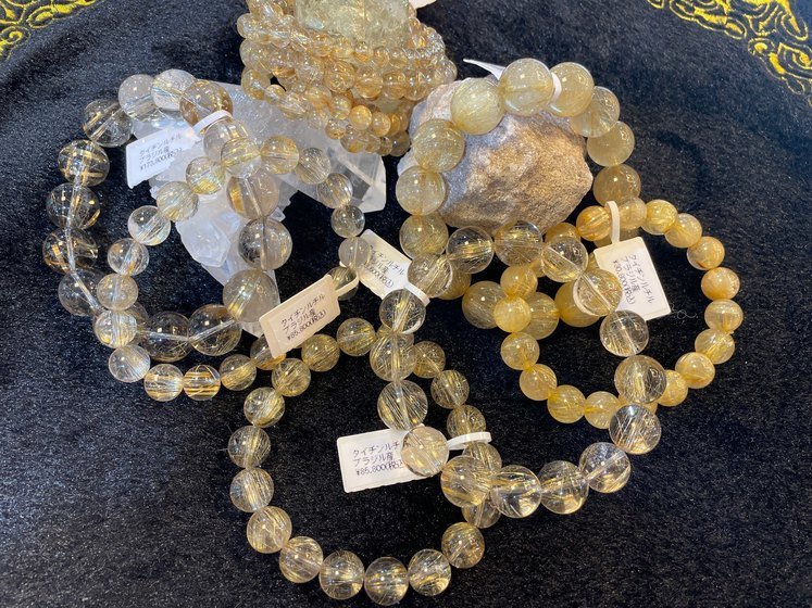 人気石”ルチルクォーツ”がとてもお安くお買い求めいただけます！