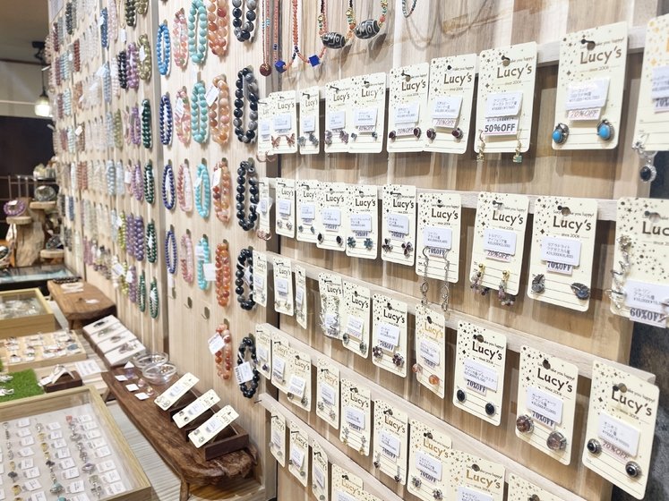 ピアスも各種取り揃えております