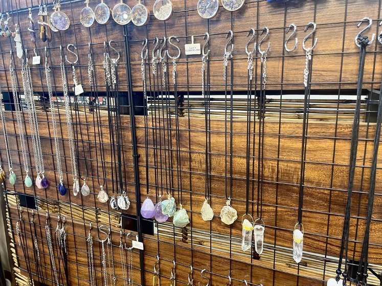 天然石のペンダントも多数取り揃えております