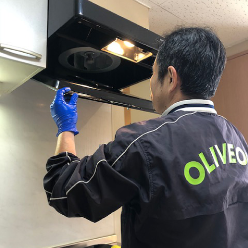 掃除のしにくい油汚れはプロにお任せ！