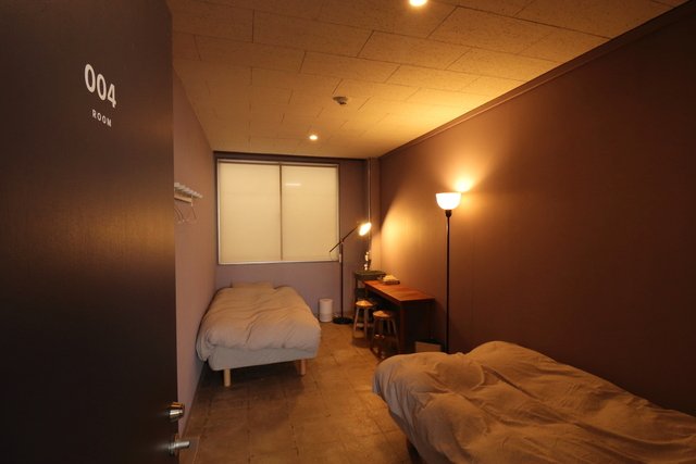 004ROOM