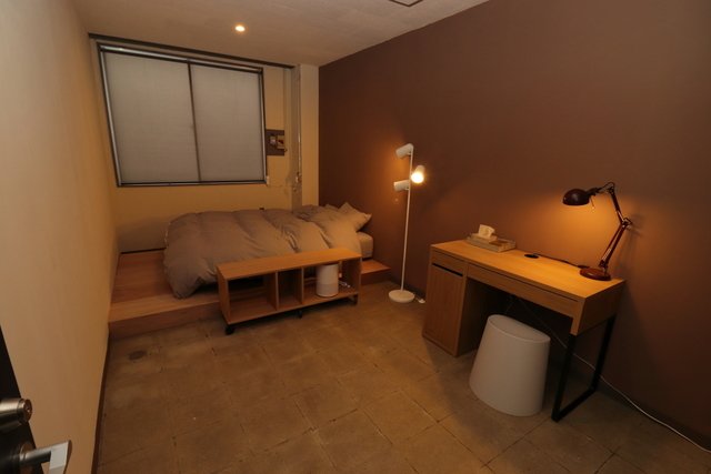 002ROOM