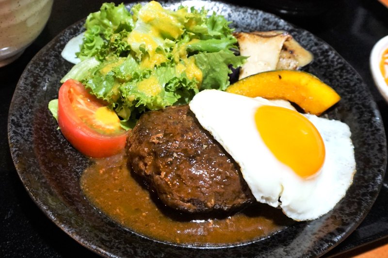 煮込みハンバーグ