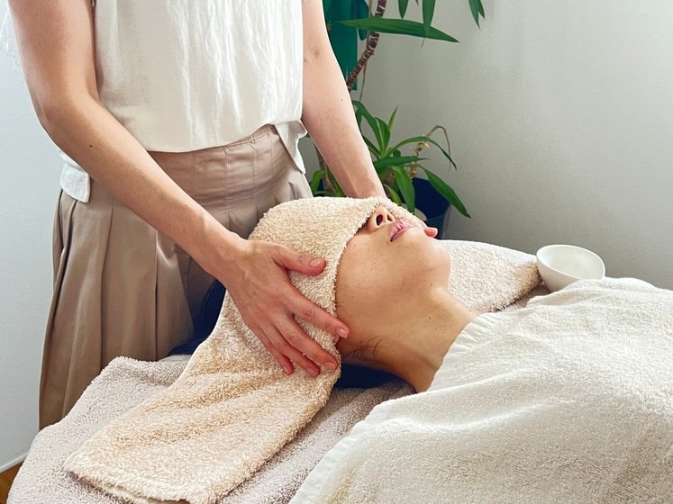 お顔周り　アロマトリートメント