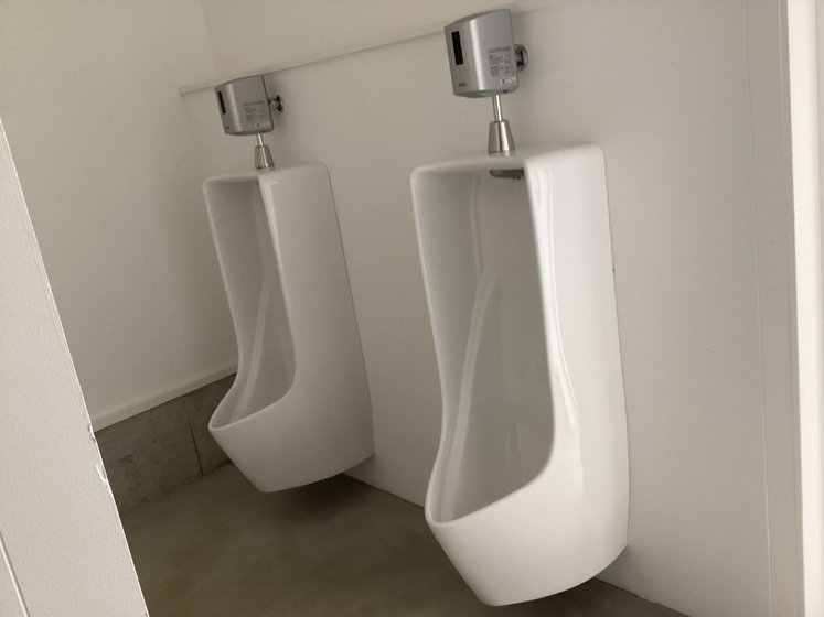 男性トイレ
