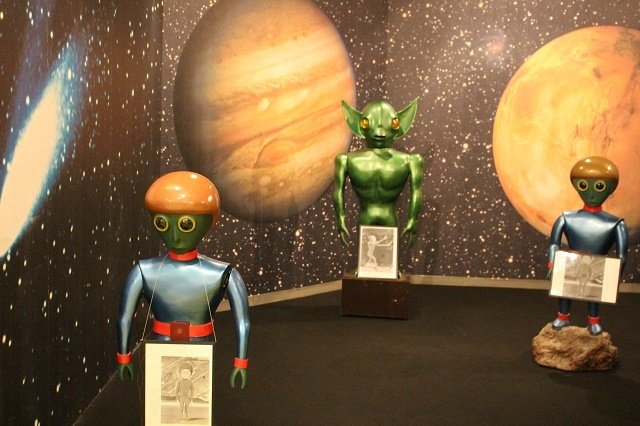 宇宙人が・・・