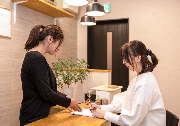 受付・カウンセリング【約5分】