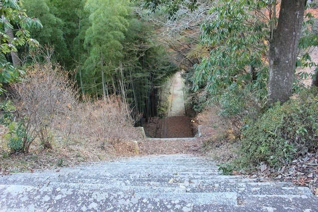 表参道の石段（258段）