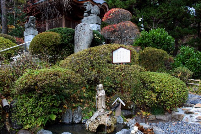 こと清水と岩窟の清水