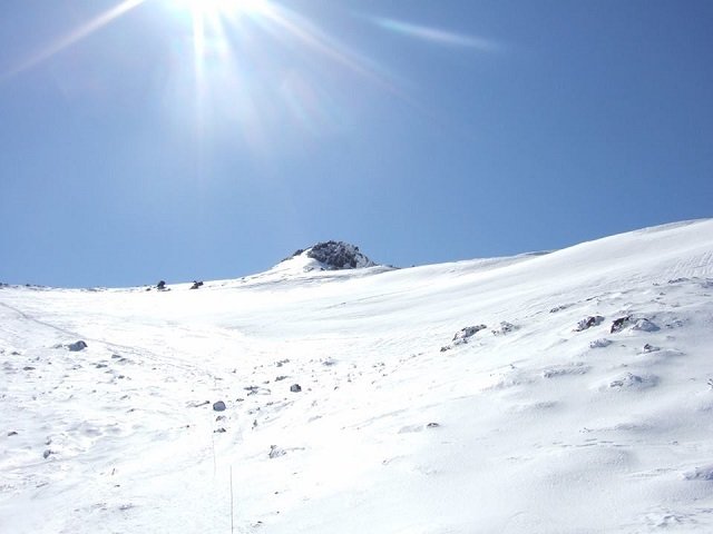 岳温泉の冬・近くにはスキー場が多数