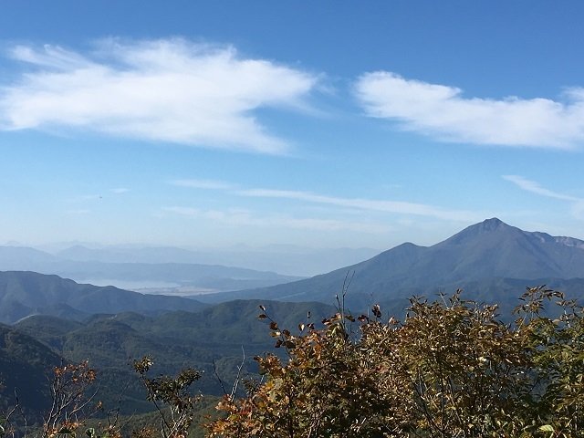 天気がいいと磐梯山や猪苗代湖が見えます。
