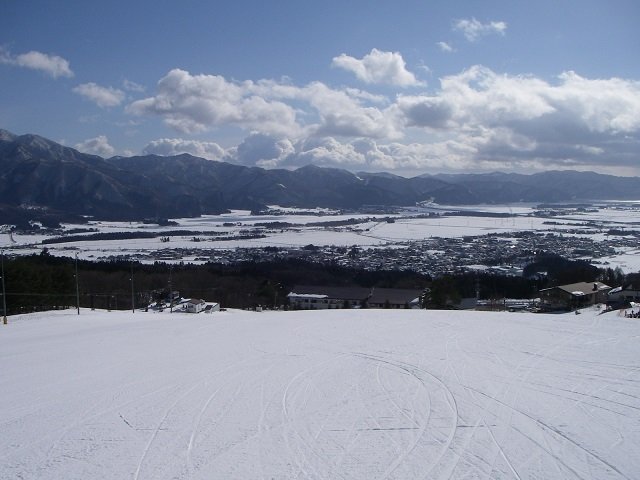中央ゲレンデから町内