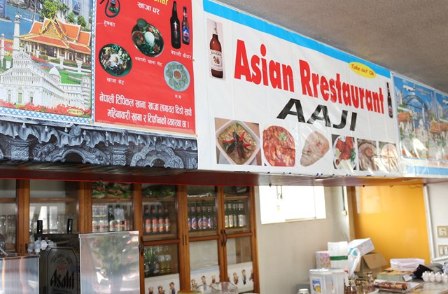 スタッフみんながインドやネパールから来ております。