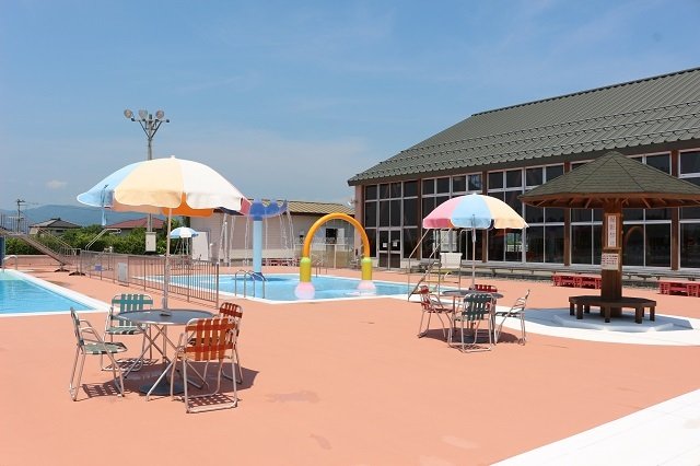 パラソルの下で休憩できます！