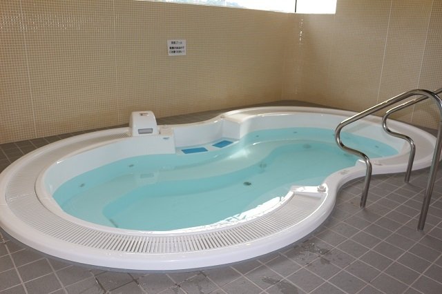 採暖プール（ジャグジー）