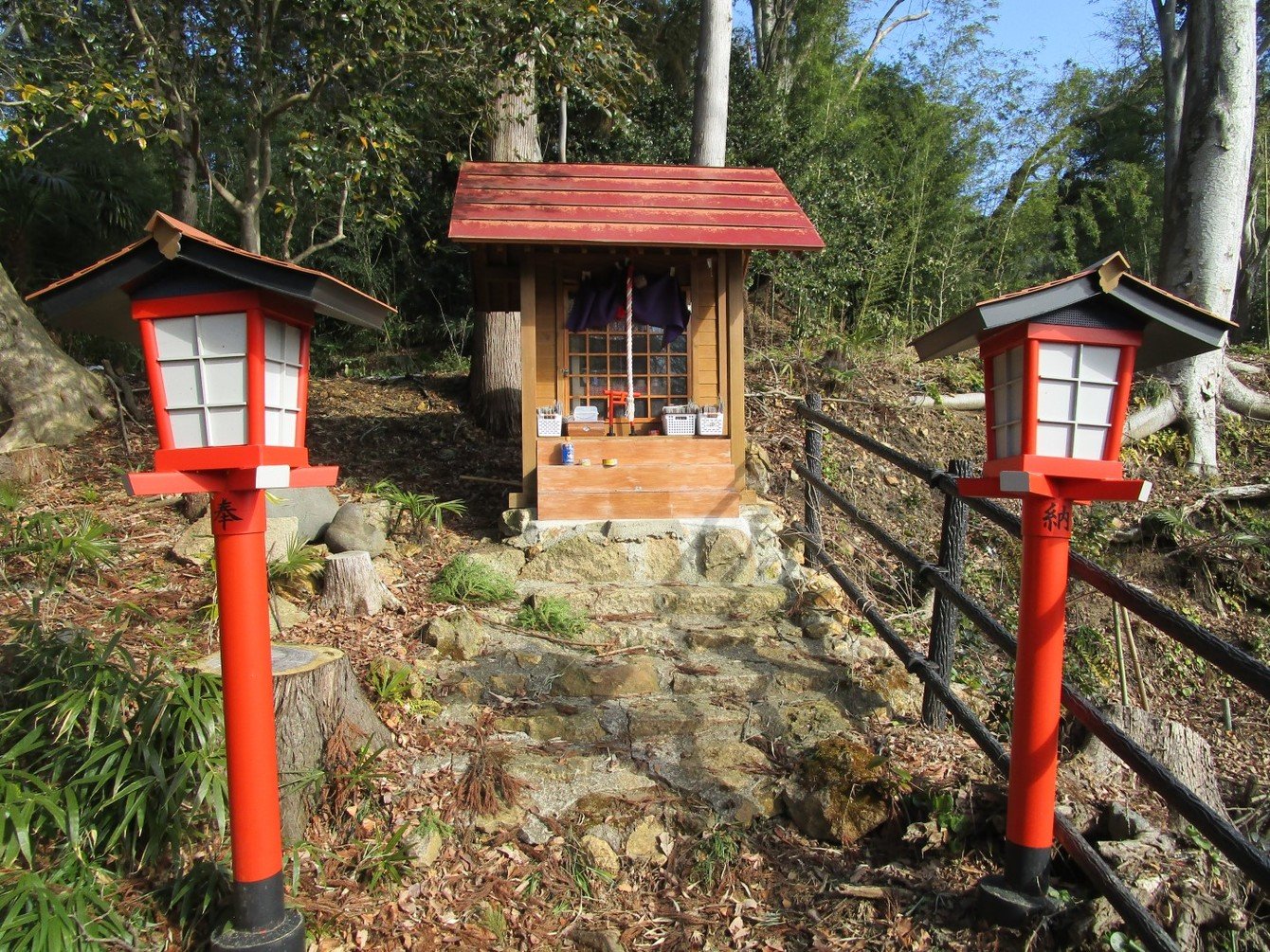 信夫山ねこ稲荷(西坂稲荷)