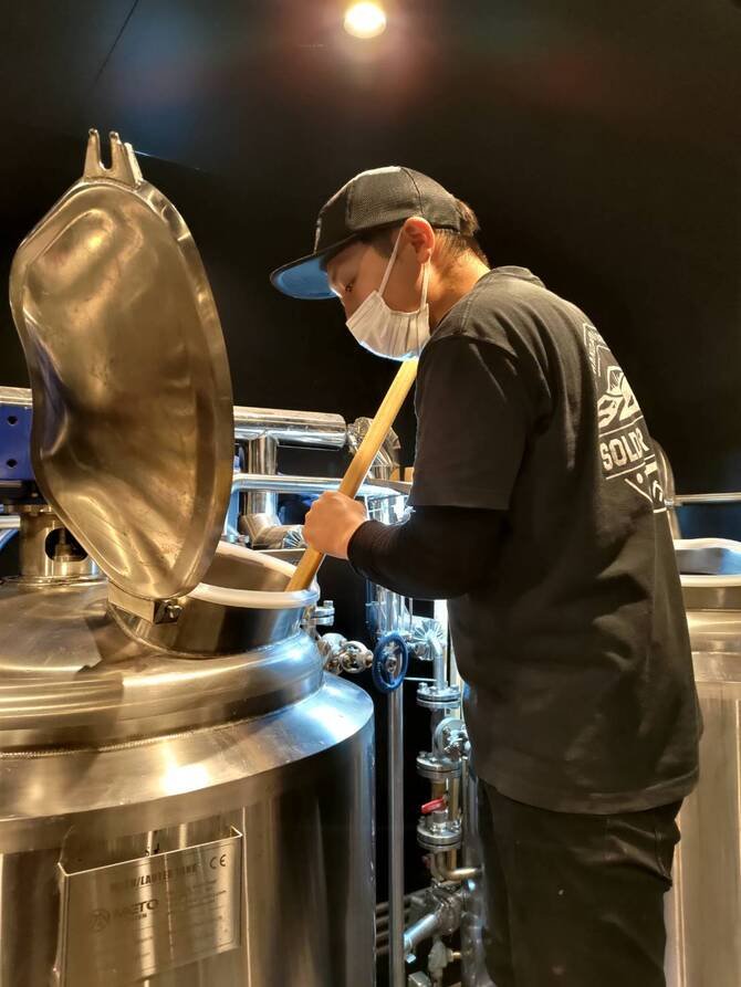 クラフトビール増産に伴いビール醸造に興味のある人材を募集します。