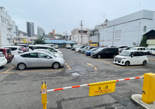 常陽銀行福島支店近くの大型有料駐車場です