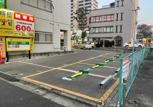 陣場町にある軽専用駐車場です