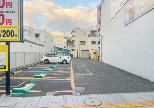 置賜町にある軽専用駐車場です