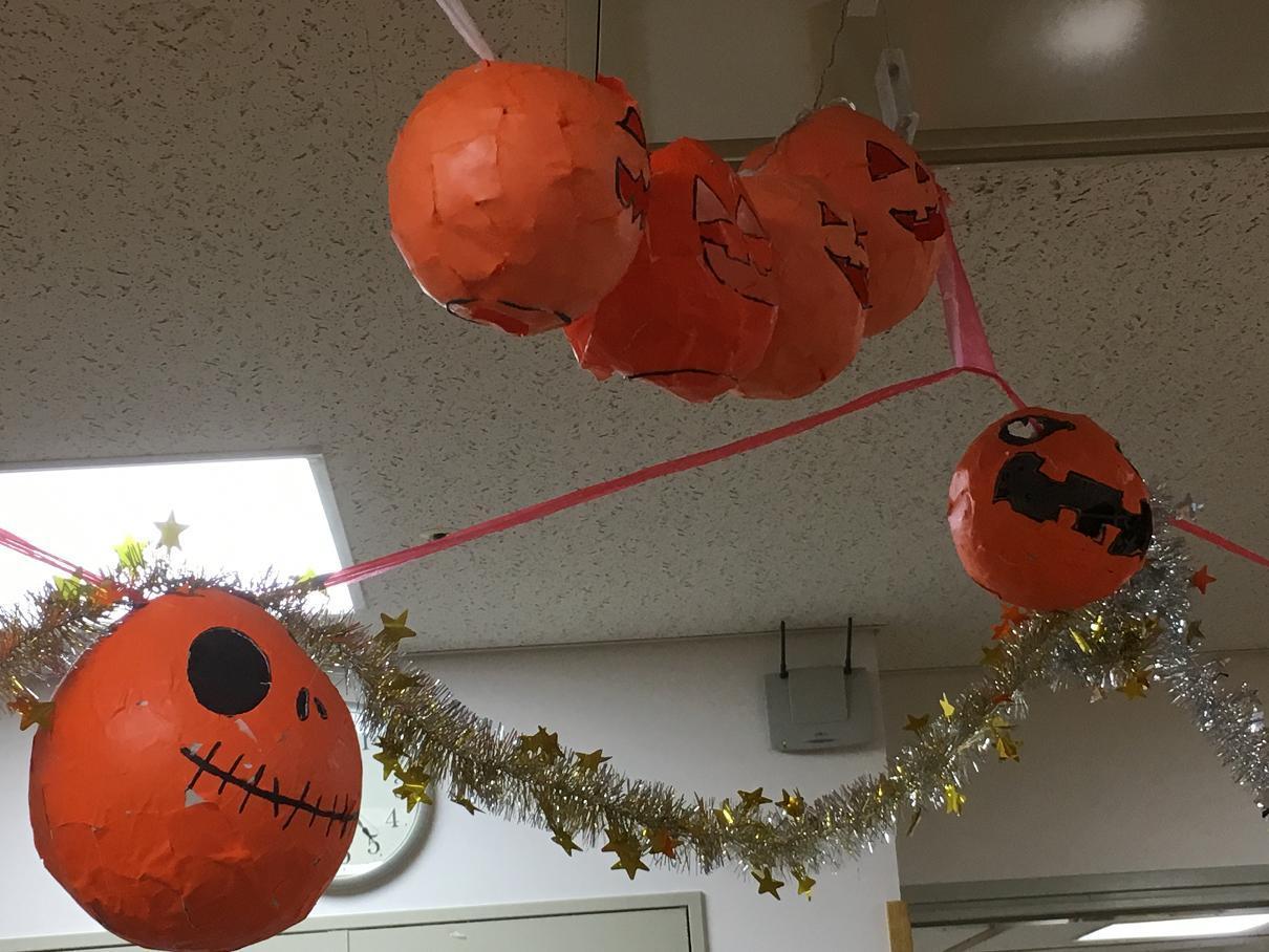 ハロウィン飾りで雰囲気を 17 10 30 福島市の求人 介護老人保健施設リハビリ南東北福島 ハロウィン飾りで雰囲気を 17 10 30 福島市の求人 介護老人保健施設リハビリ南東北福島