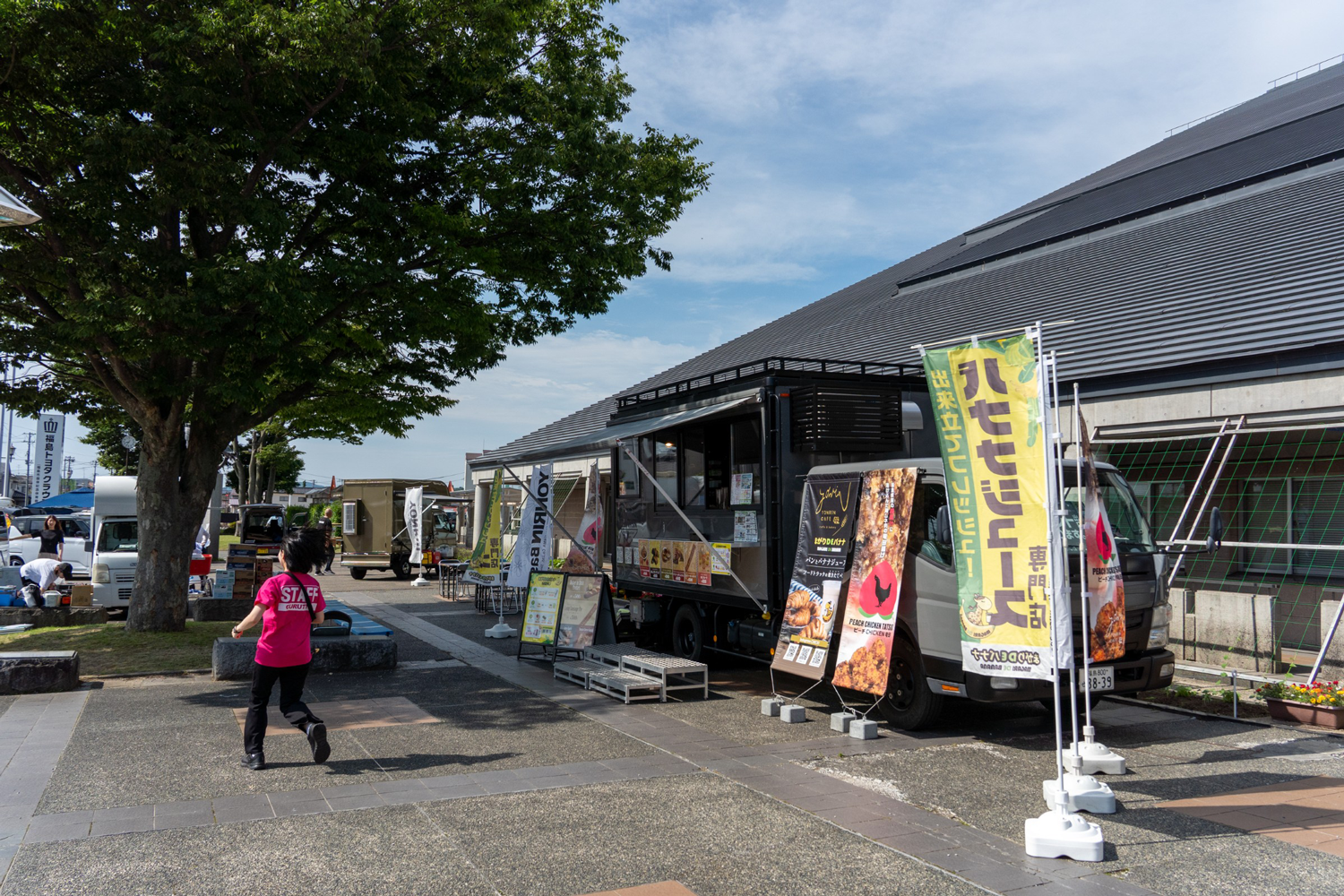 イベントに出店するキッチンカー